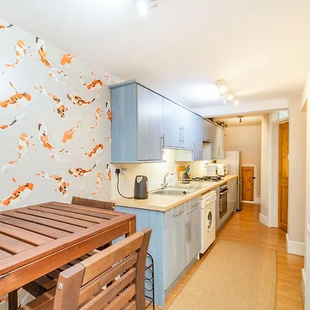 8a Wellington Terrace Διαμέρισμα *