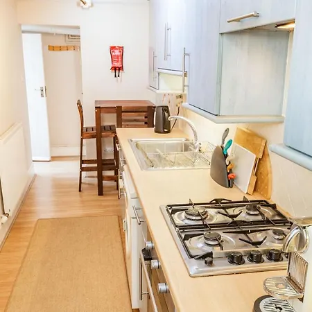 8a Wellington Terrace Γουίτμπι