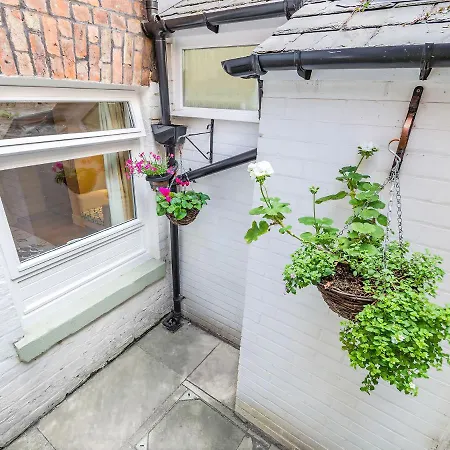 8a Wellington Terrace Γουίτμπι