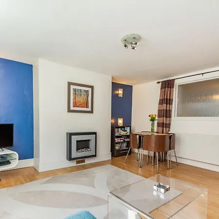 8a Wellington Terrace شقة