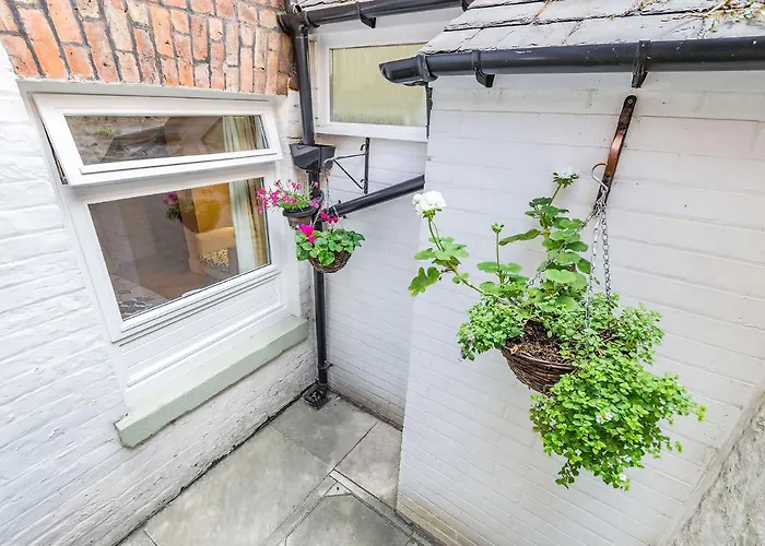 8a Wellington Terrace Whitby