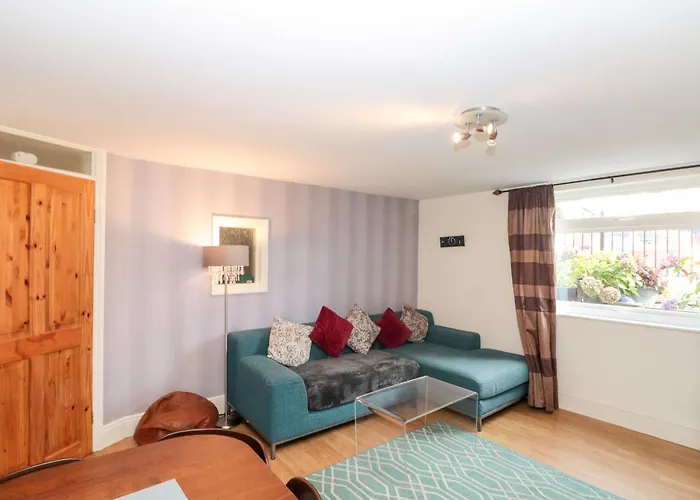 8a Wellington Terrace Whitby